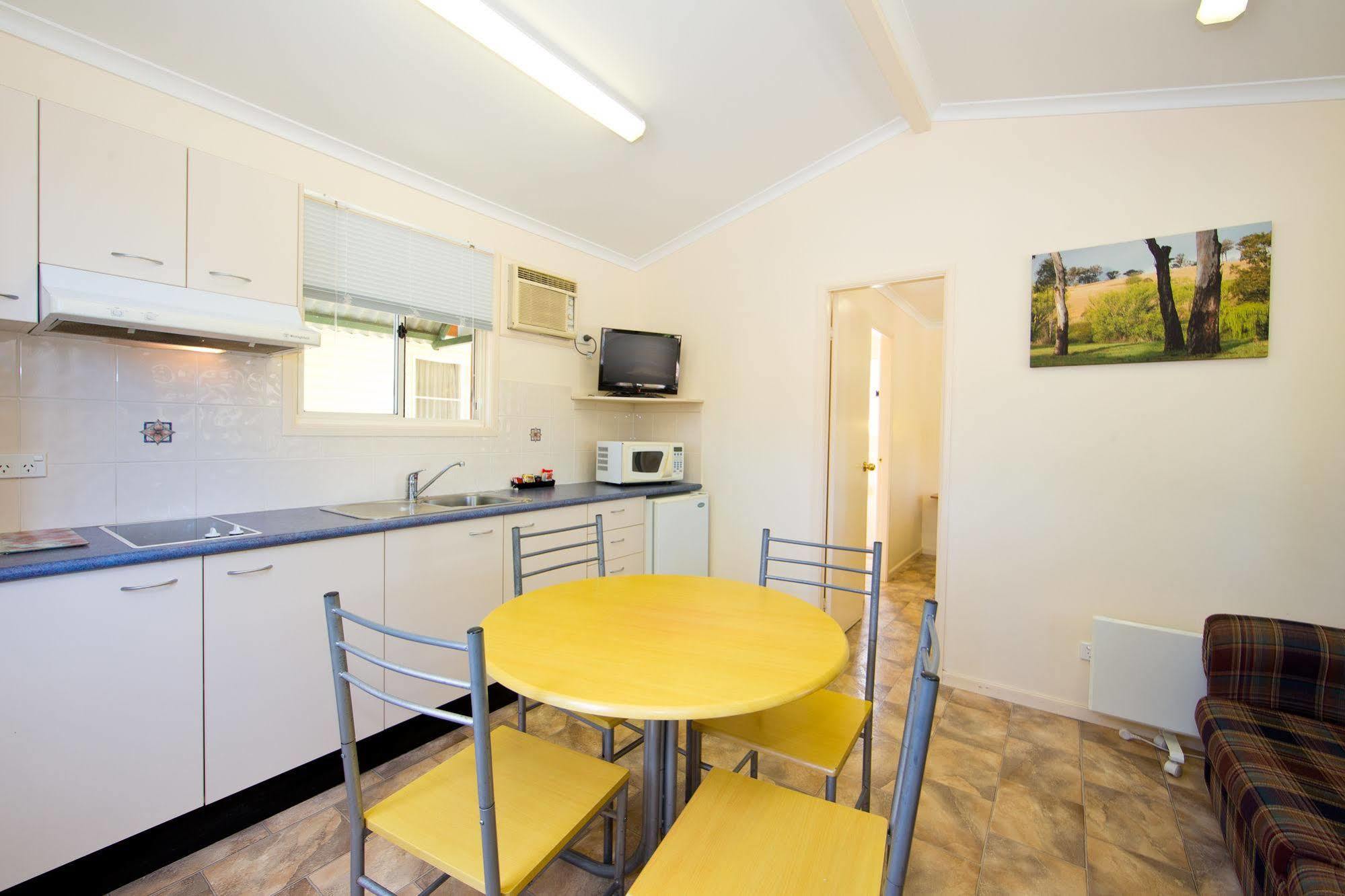 Armidale Tourist Park Hotel Екстериор снимка