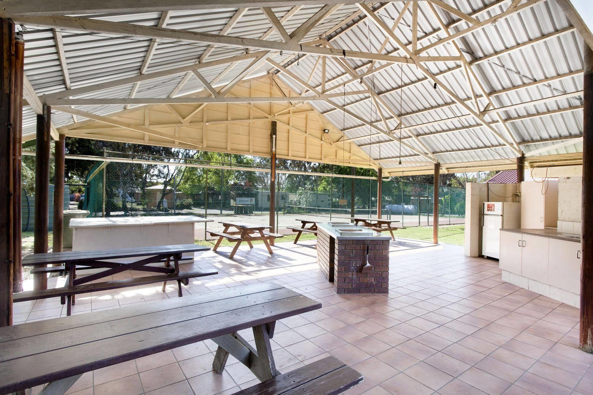 Armidale Tourist Park Hotel Екстериор снимка